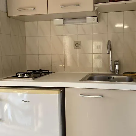 Appartamento 2 Pièces Avec Terrasse Et Piscine à - Fr-1-553-286 *